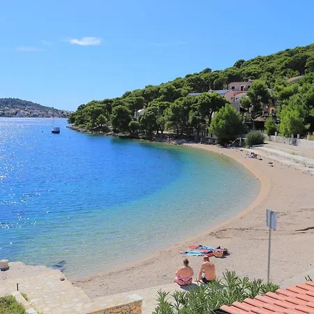 By The Sea - 3262 罗戈兹尼察