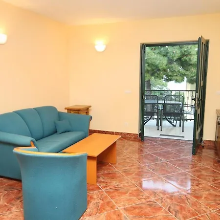 Apartment By The Sea Rogoznica - 3262