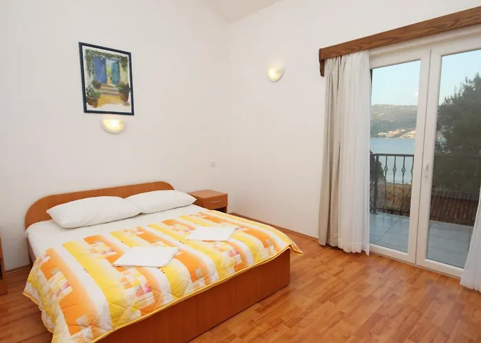 Apartment By The Sea - 3262 *