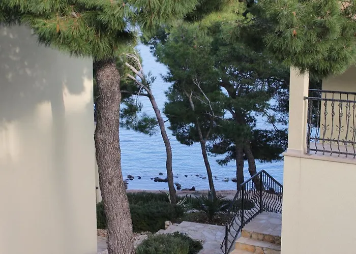 Apartment By The Sea - 3262 Rogoznica (Sibenik-Knin)